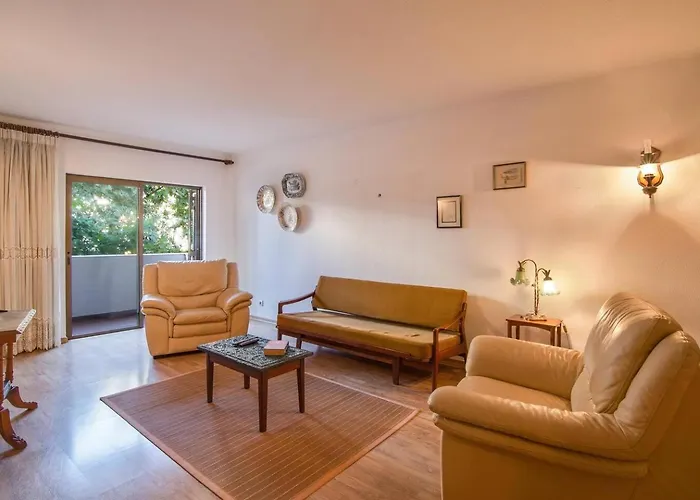 - Av Liberdade T2 Albufeira