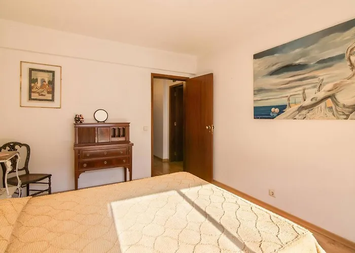 - Av Liberdade T2 * Albufeira