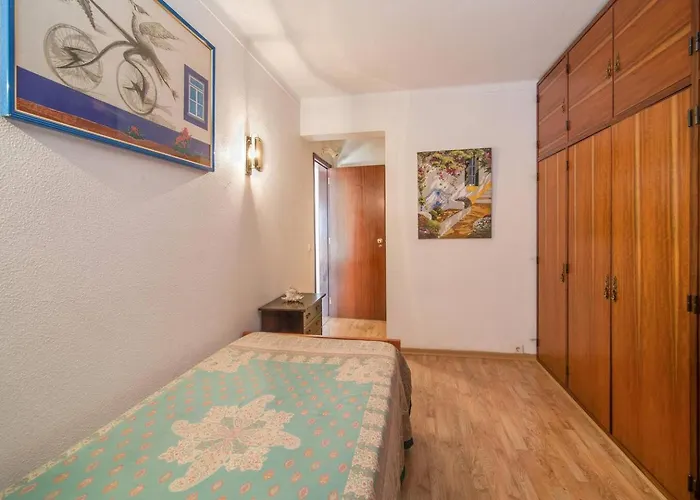 - Av Liberdade T2 Albufeira